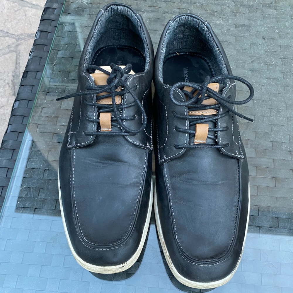 Mens black dress shoes, size 11